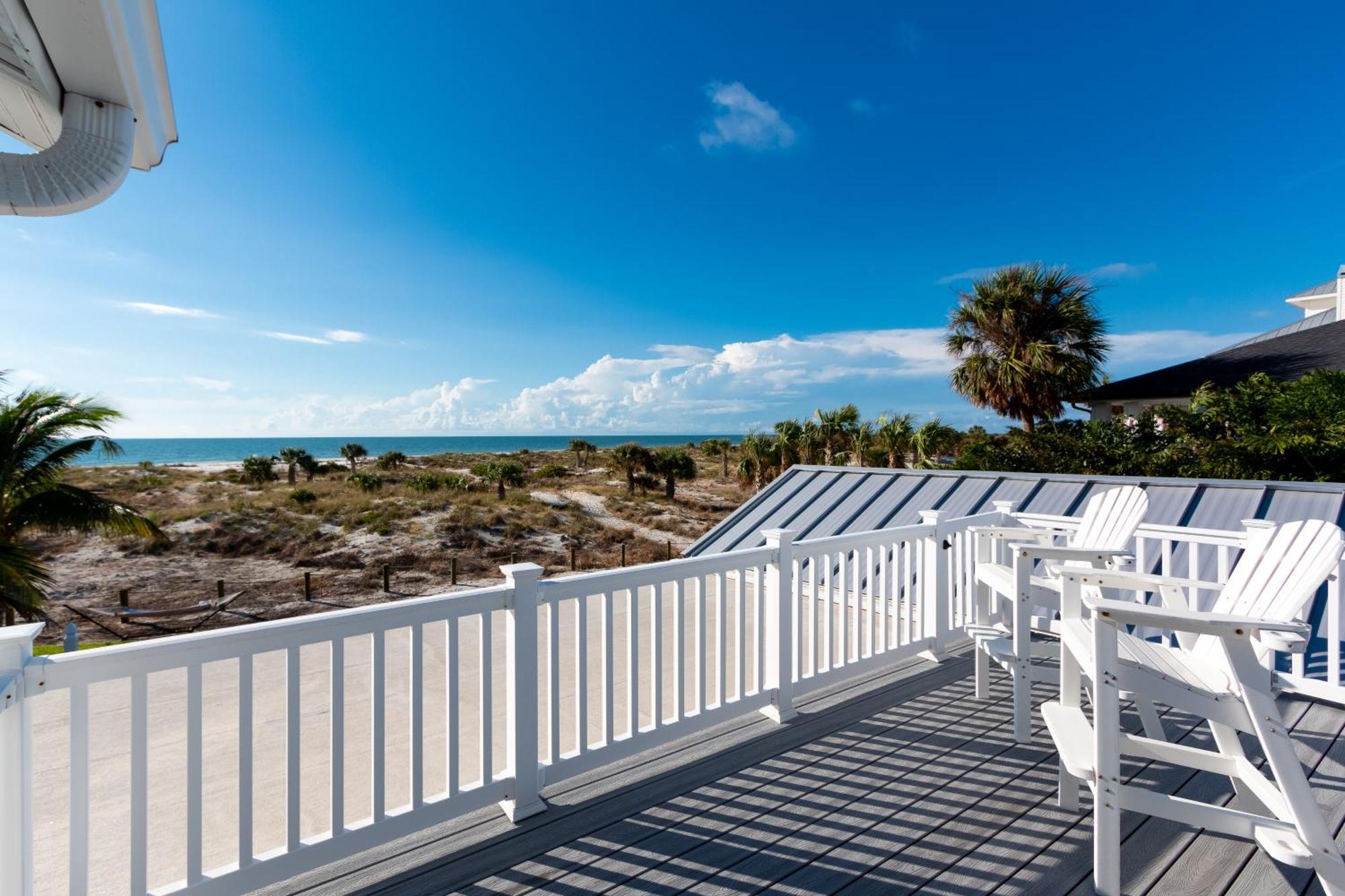 Sunset Breeze - Beachfront Pool Home - Monthly Rental Clearwater Beach Exterior photo